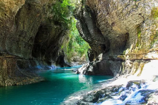 kutaisi-martvili-canyon-prometheus-cave-georgian-lunch-thum