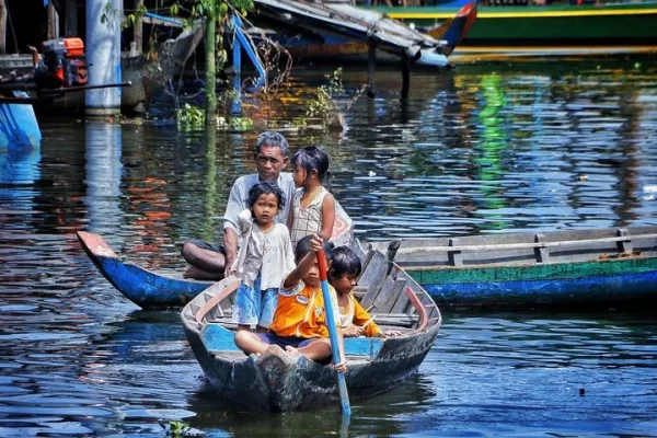 tonle-sap-lake-kampong-phluk-village-half-day-tour-thumb